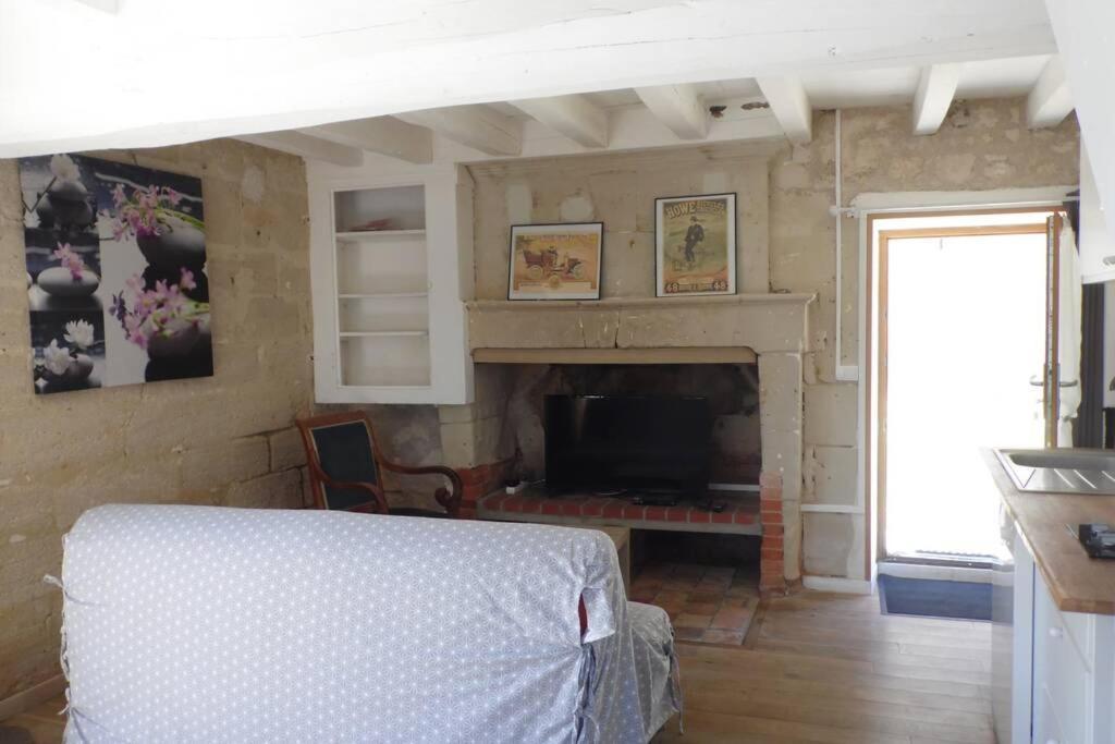 Maisonnette 40 m² avec parking privé Doue-en-Anjou Extérieur photo